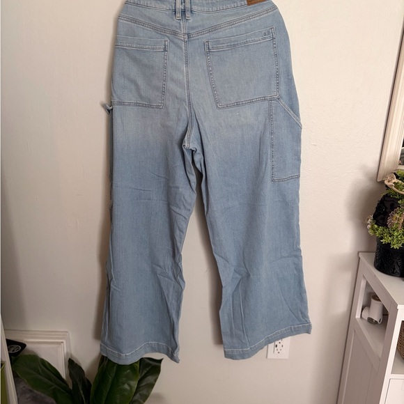 American Eagle Outfitters Light Blue Wide-Leg Jeans - Picture 5 of 9